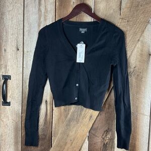 BOLD Elements Black Button-Up Cropped Cardigan Size M